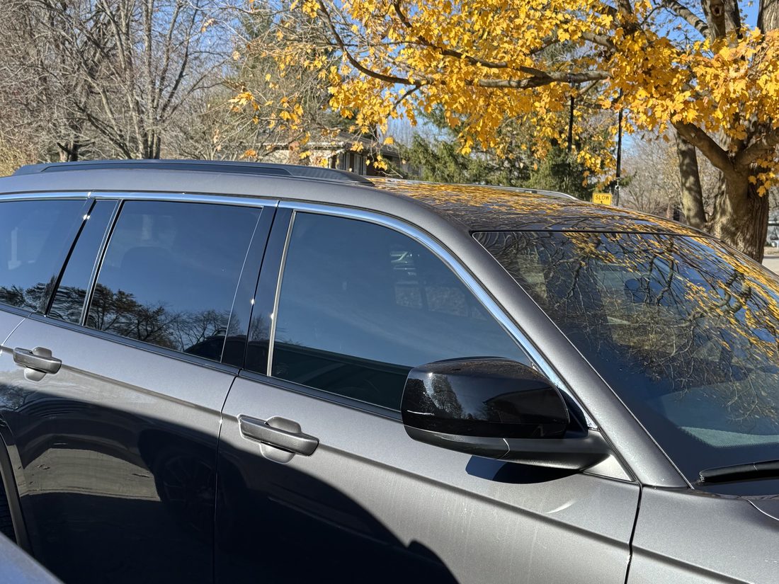 Jeep Grand Cherokee — side and rear glass